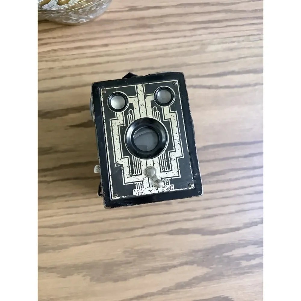 Antique 1930s Kodak SIX-20 Brownie Junior Art Deco Style Box Camera